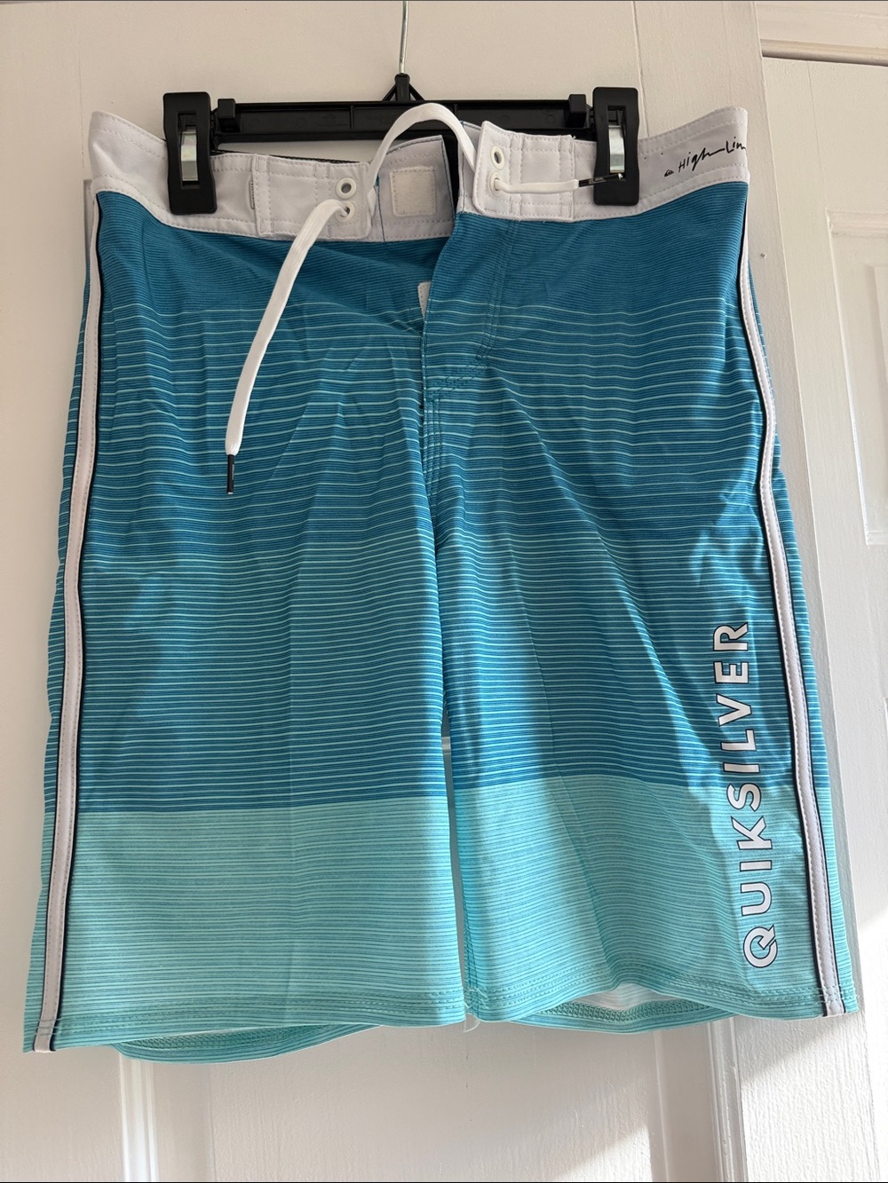 Quiksilver Teal to Aqua Gradient Men’s Boardshorts with White Waist